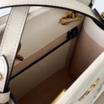 Gucci GG Marmont matelassé mini bag white ‎696123