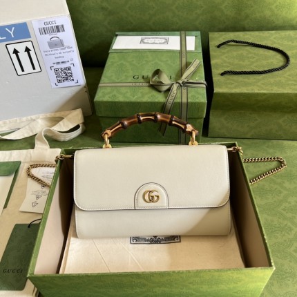 Gucci Diana mini shoulder bag ‎675795 White