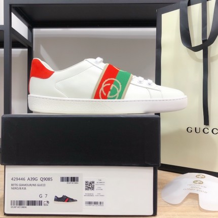 Gucci Ace sneaker with Interlocking G 644748