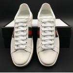 Gucci Men's Ace embroidered sneaker with Bees