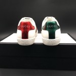 Gucci Men's Ace embroidered sneaker with Snake