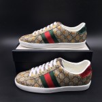 Gucci Men's Ace GG Supreme bees sneaker