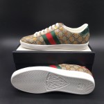 Gucci Men's Ace GG Supreme bees sneaker