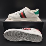 Gucci Men's Ace sneaker with GG apple