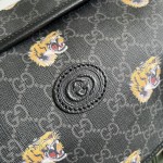 Gucci GG medium backpack with tiger print ‎696013