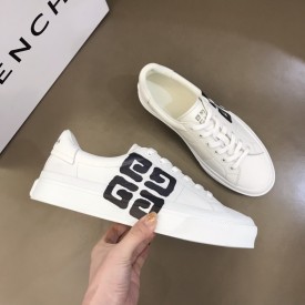 Givenchy Sneakers City sport in leather with tag effect 4G print White