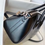 Givenchy Medium Antigona bag in Box leather Black