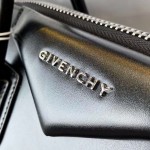 Givenchy Medium Antigona bag in Box leather Black