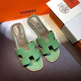 Hermes Women Oran Sandals in Epsom Leather Green