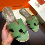 Hermes Women Oran Sandals in Epsom Leather Green