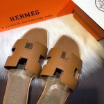 Hermes Women Oran Sandals in Epsom Leather Tan