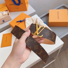 Replica Louis Vuitton Initiales Belt