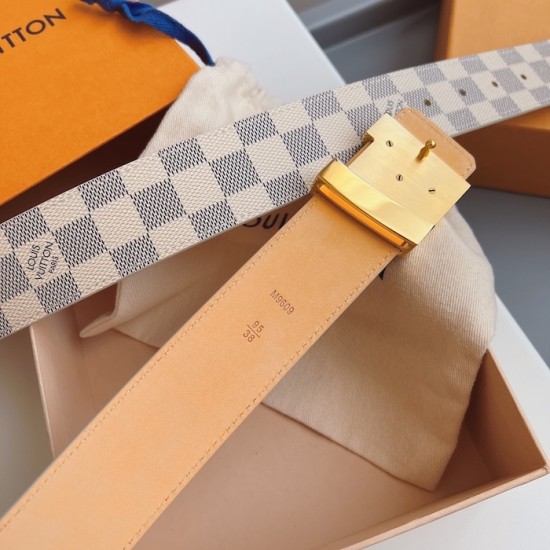 Louis Vuitton Damier Azur LV Initiales 40MM Belt M9609