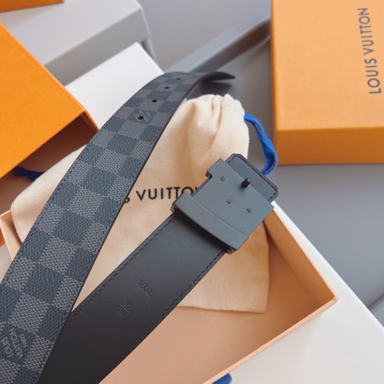 Louis Vuitton Damier Graphite LV Initiales 40MM Belt M9808