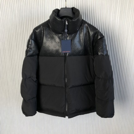 Louis Vuitton Oversized Puffer Jacket 1ABYP3