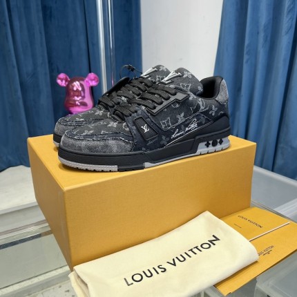 Louis Vuitton LV Trainer Sneaker 1AC4ZH