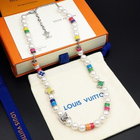 Replica Louis Vuitton MNG Pearls Party Necklace