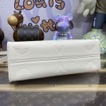 Louis Vuitton OnTheGo East West Cream M23698