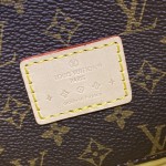 Louis Vuitton Monogram Vernis Croissant PM M24020