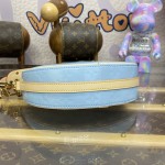 Louis Vuitton Monogram Vernis Croissant PM M24021