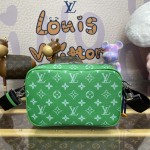 Louis Vuitton Taiga cowhide leather Alpha Messenger Green M31014