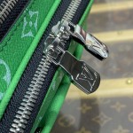 Louis Vuitton Taiga cowhide leather Alpha Messenger Green M31014