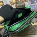 Louis Vuitton Taiga cowhide leather Alpha Messenger Green M31014