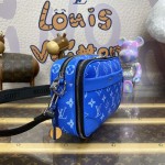 Louis Vuitton Taiga cowhide leather Alpha Messenger Blue M31016