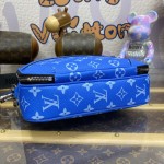 Louis Vuitton Taiga cowhide leather Alpha Messenger Blue M31016