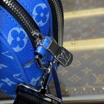 Louis Vuitton Taiga cowhide leather Alpha Messenger Blue M31016