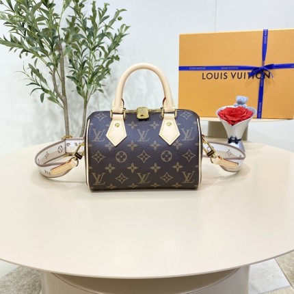 Louis Vuitton Monogram canvas Speedy Bandoulière 20 M46222