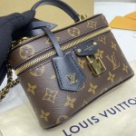 Louis Vuitton Monogram coated canvas Vanity Chain Pouch M47125