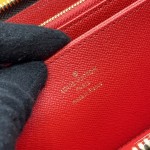 Louis Vuitton Monogram canvas Zippy Wallet