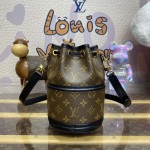 Louis Vuitton Monogram canvas Canoé M83480