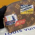 Louis Vuitton Monogram canvas Cosmetic Pouch M83597