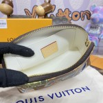 Louis Vuitton Monogram canvas Cosmetic Pouch M83597