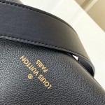 Louis Vuitton Monogram canvas On My Side PM M57728