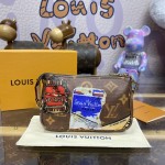 Louis Vuitton Monogram canvas Mini Pochette Accessoires M95804