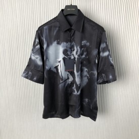 Louis Vuitton Short-Sleeved Shirt 1AATPD