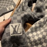 LV Petit Damier Scarf and Beanie wool set Grey