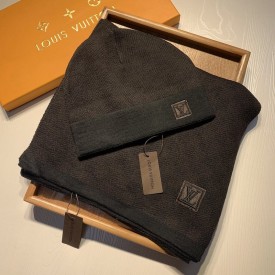 LV Petit Damier Scarf and Beanie NM wool set Brown