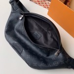 LV discovery bumbag monogram eclipse M44336