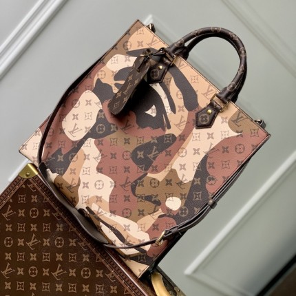 Louis Vuitton Monogram Canvas Sac Plat NV M46679