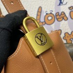 Louis Vuitton Low Key Hobo MM M24974