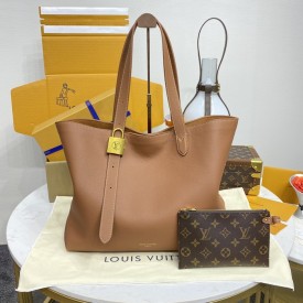 Louis Vuitton Grained Calfskin Low Key Cabas MM M25342