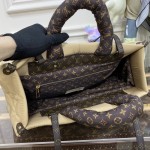 Louis Vuitton OnTheGo GM Beige 