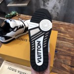 Louis Vuitton Trainer Sneaker 1A9ZBK