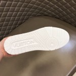 Louis Vuitton Trainer Sneaker 1AAGXF