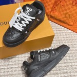 Louis Vuitton Trainer Sneaker 1AARF4