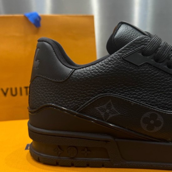 LV Trainer Sneaker 1ADH4C